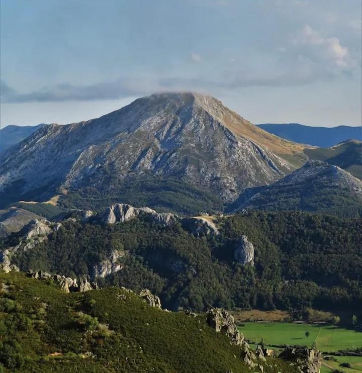 Montes De Lillo --Vut Le 625 Lägenhet Puebla de Lillo Exteriör bild